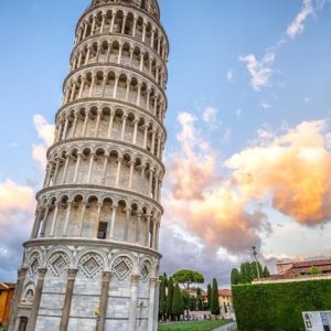 Conheça a história por de trás da torre de pisa