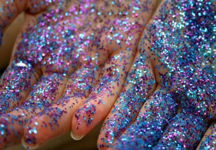 Descubra agora como é feito glitter?